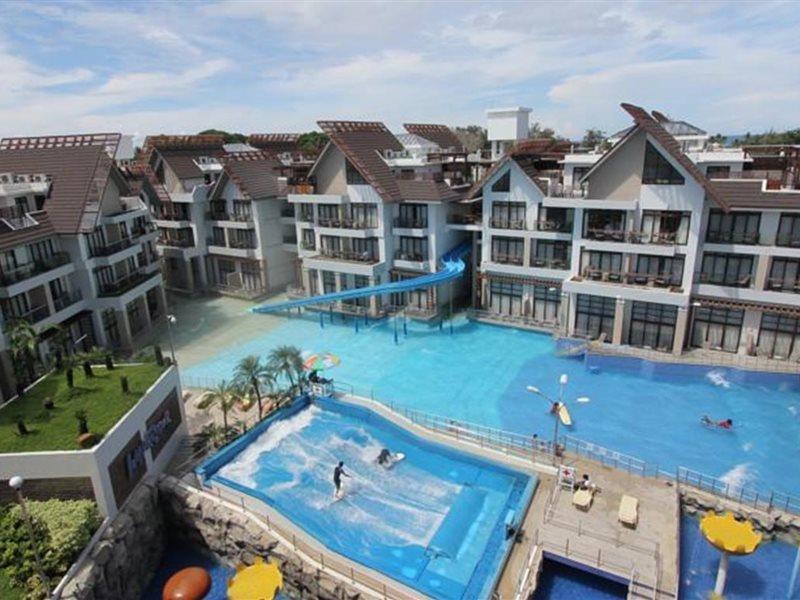 Crown Regency And Convention Center