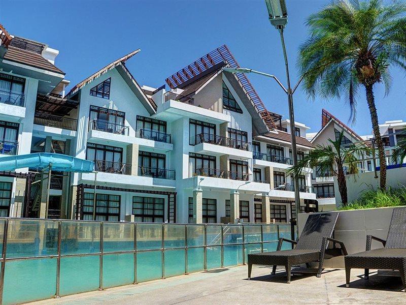 Crown Regency And Convention Center