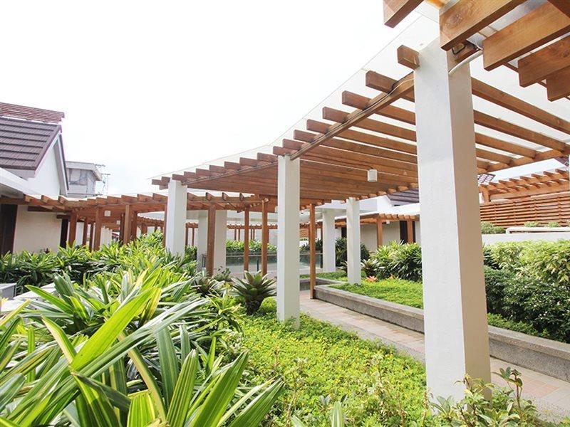 Resort Crown Regency And Convention Center