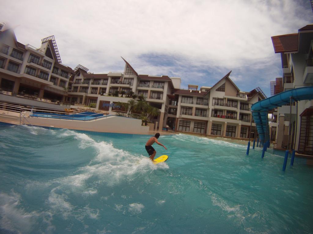 Resort Crown Regency And Convention Center