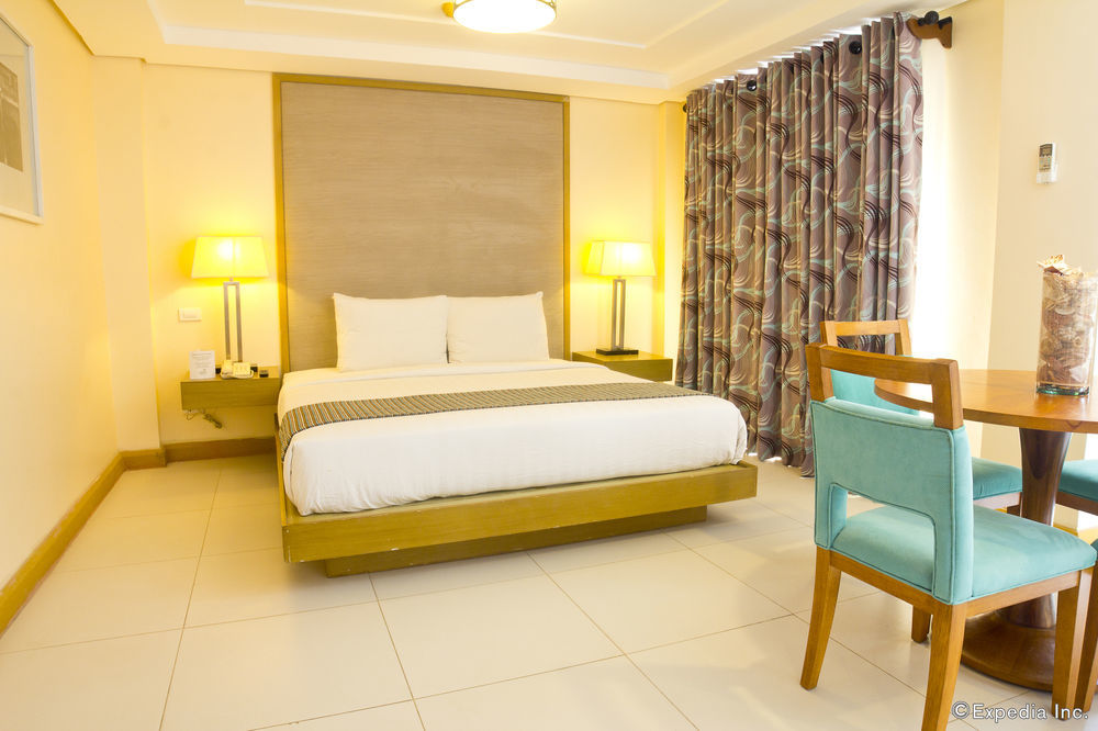 Crown Regency And Convention Center Balabag (Boracay)