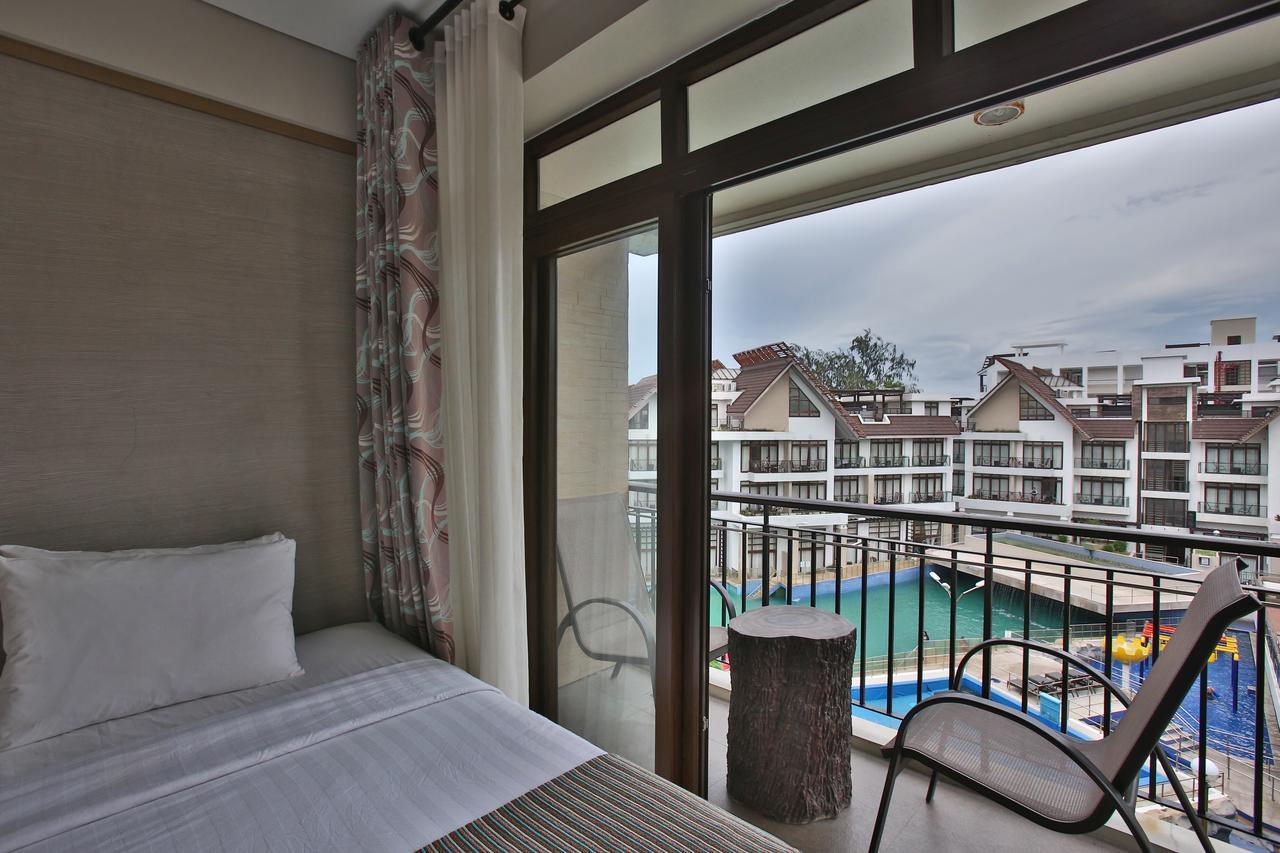 Crown Regency And Convention Center Resort
